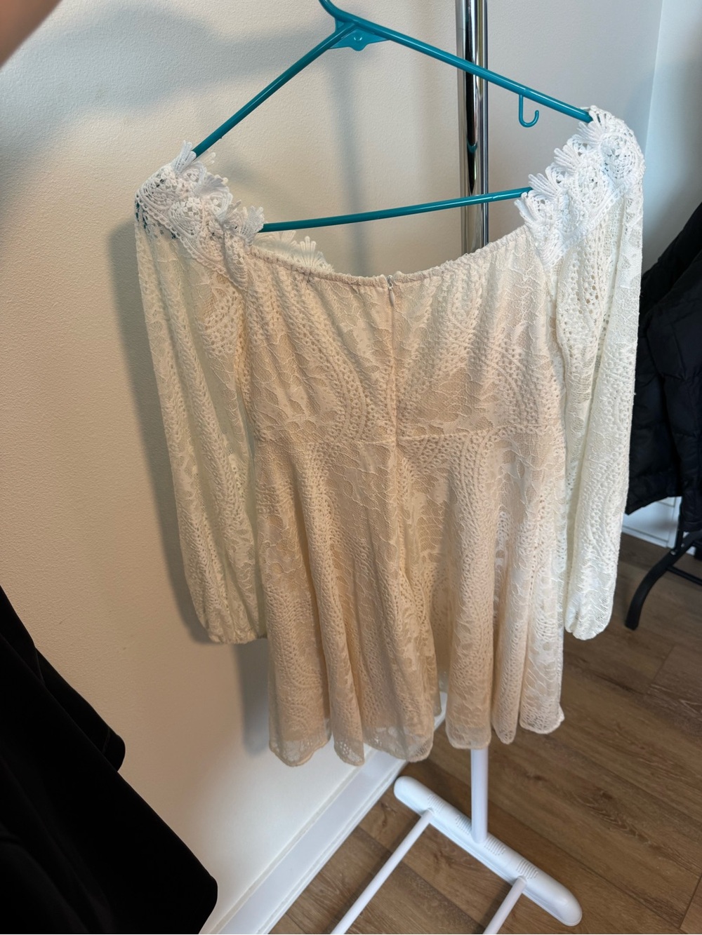 Off-White Lace Off-the-Shoulder Long Sleeve A-Line Party Dress size Small - Picture 11 of 13